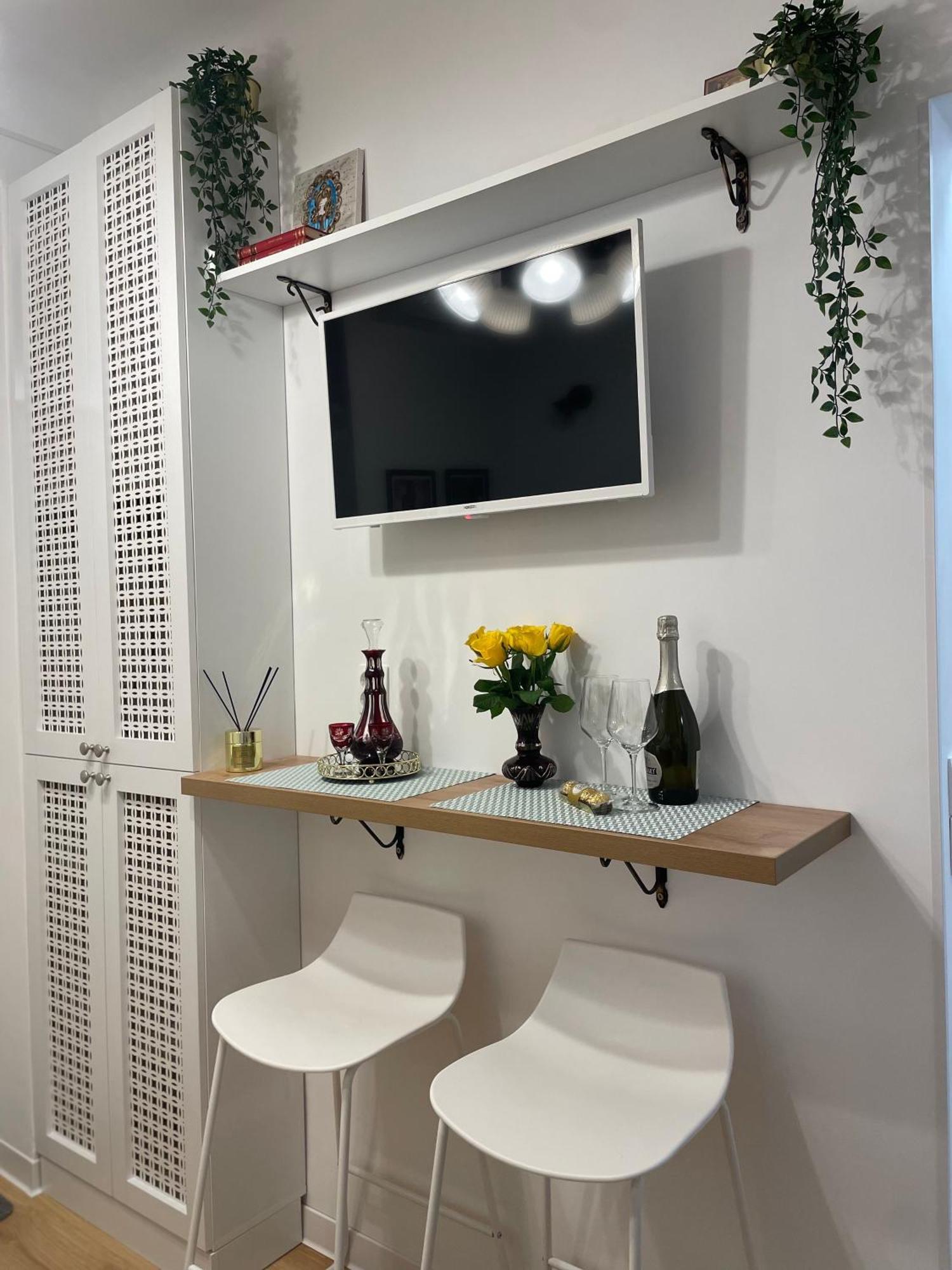 Ferienwohnung Studio Alice Romana Square Bukarest Exterior foto