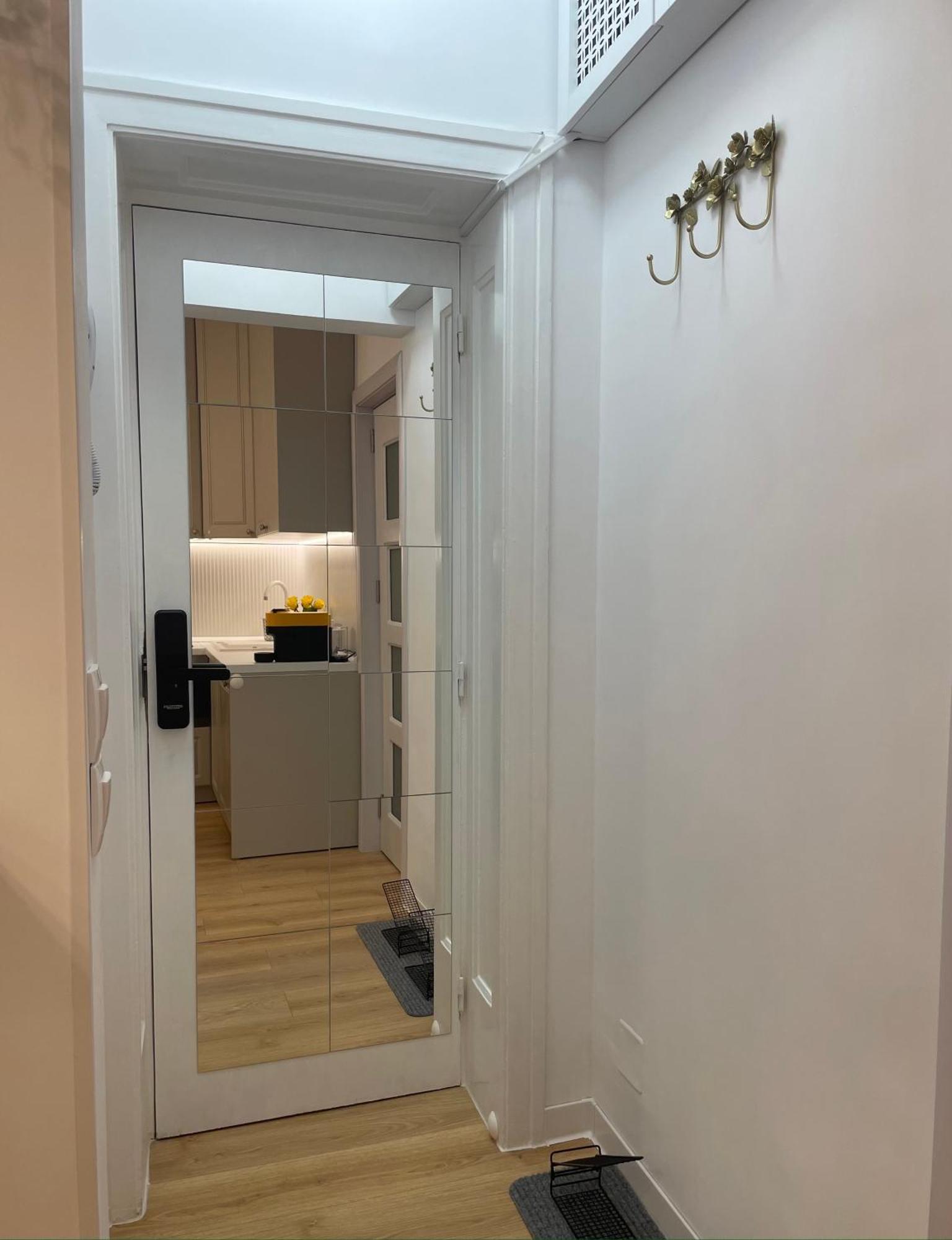 Ferienwohnung Studio Alice Romana Square Bukarest Exterior foto