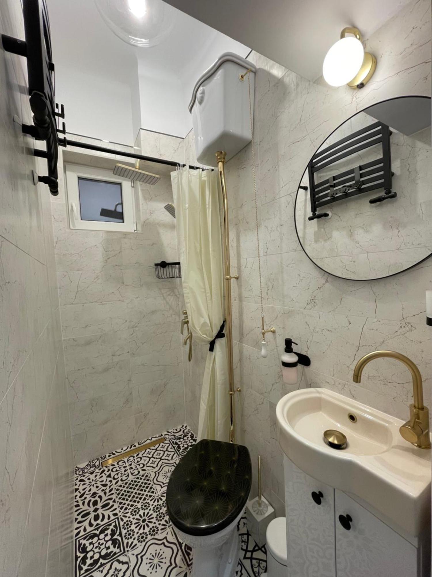 Ferienwohnung Studio Alice Romana Square Bukarest Exterior foto