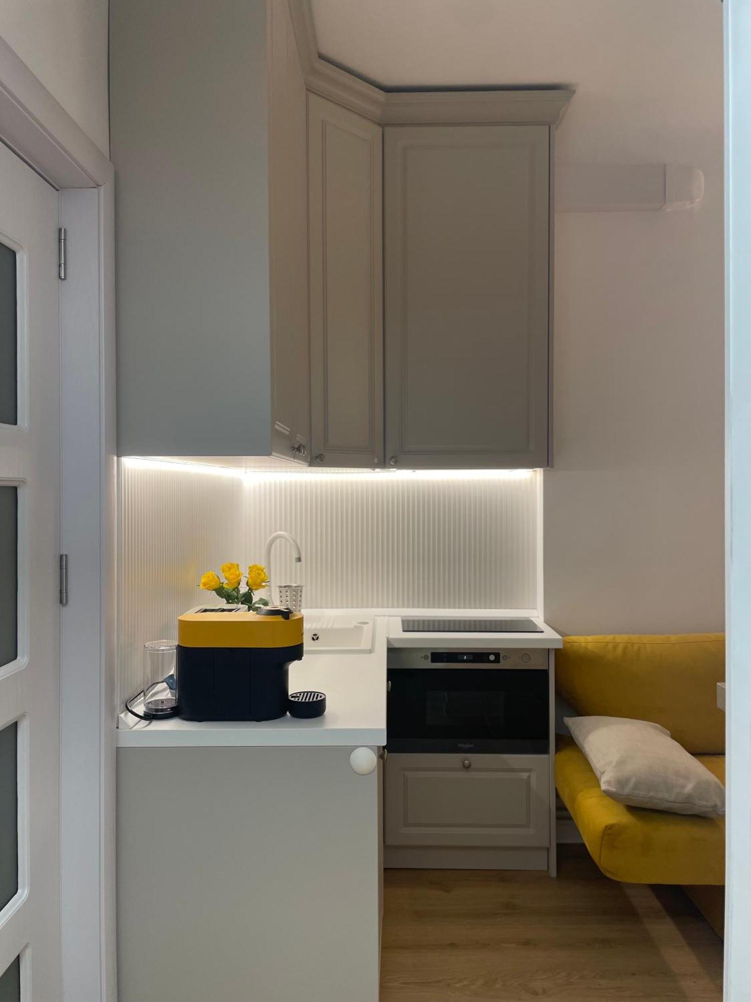Ferienwohnung Studio Alice Romana Square Bukarest Exterior foto